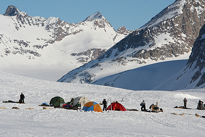 Camp on Nanu Travel sledgetrip in Liverpoolland , image by Nanu Travel